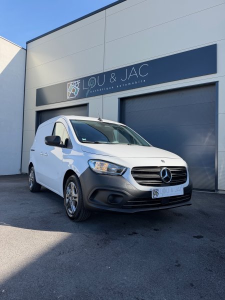 MERCEDES CITAN (Nettoyage utilitaire intérieur Le Thor Carpentras Monteux)
