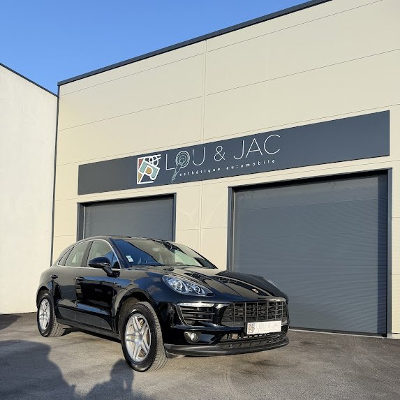 PORSCHE MACAN (Polissage Lustrage Le Thor Lagnes Fontaine de Vaucluse)
