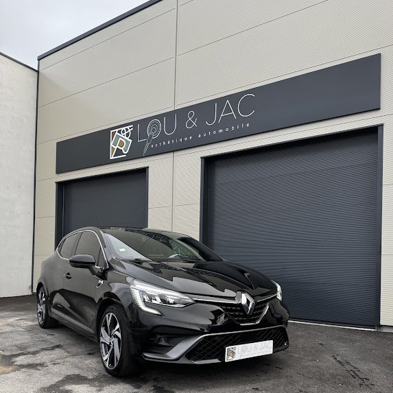 RENAULT CLIO RS LINE (Nettoyage pour la vente Le Thor Lagnes Isle sur la Sorgue)